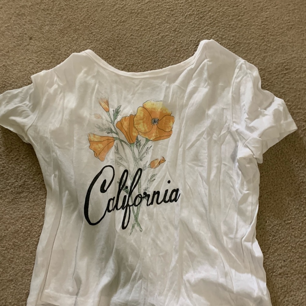 White graphic t shirt